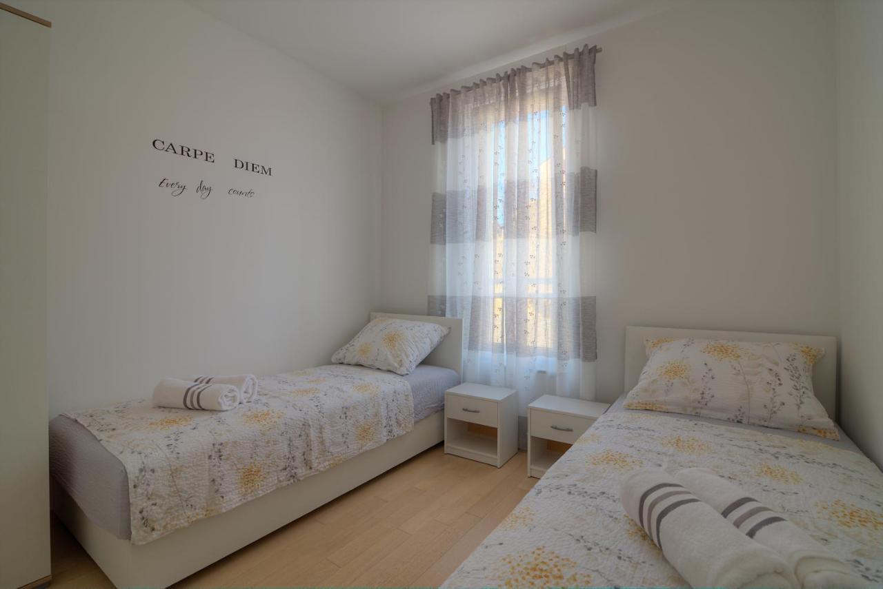 Appartamento Apartman Nehaj Senj  Esterno foto