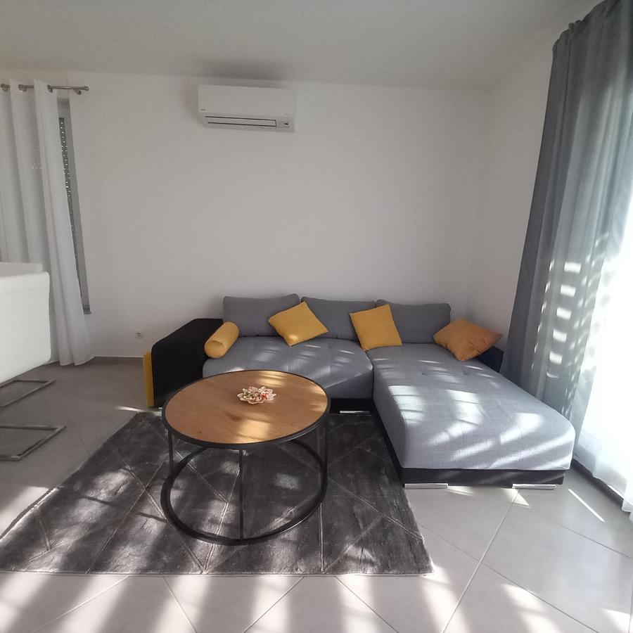 Appartamento Apartman Nehaj Senj  Esterno foto